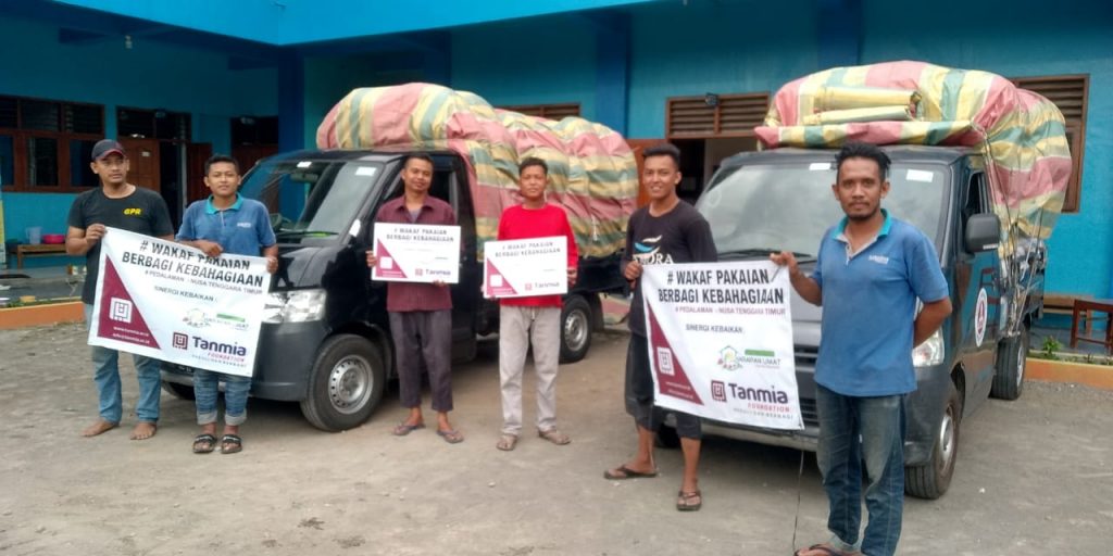 wakaf pakaian 2 1024x512 - Sinergi Kebaikan Tanmia Foundation, Kirimkan 3 Ton Wakaf Pakaian ke Pedalaman So'e Timor Tengah Selatan NTT