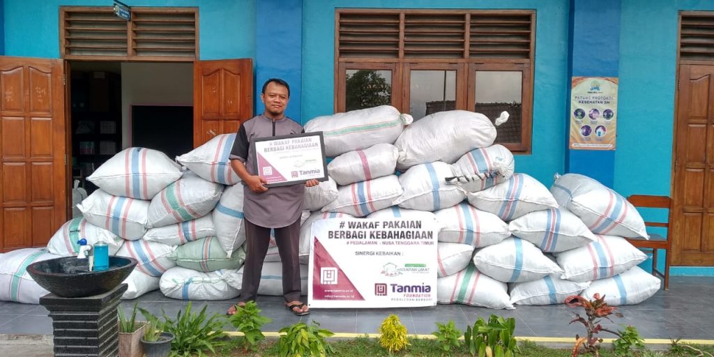 wakaf pakaian 4 1024x512 - Sinergi Kebaikan Tanmia Foundation, Kirimkan 3 Ton Wakaf Pakaian ke Pedalaman So'e Timor Tengah Selatan NTT