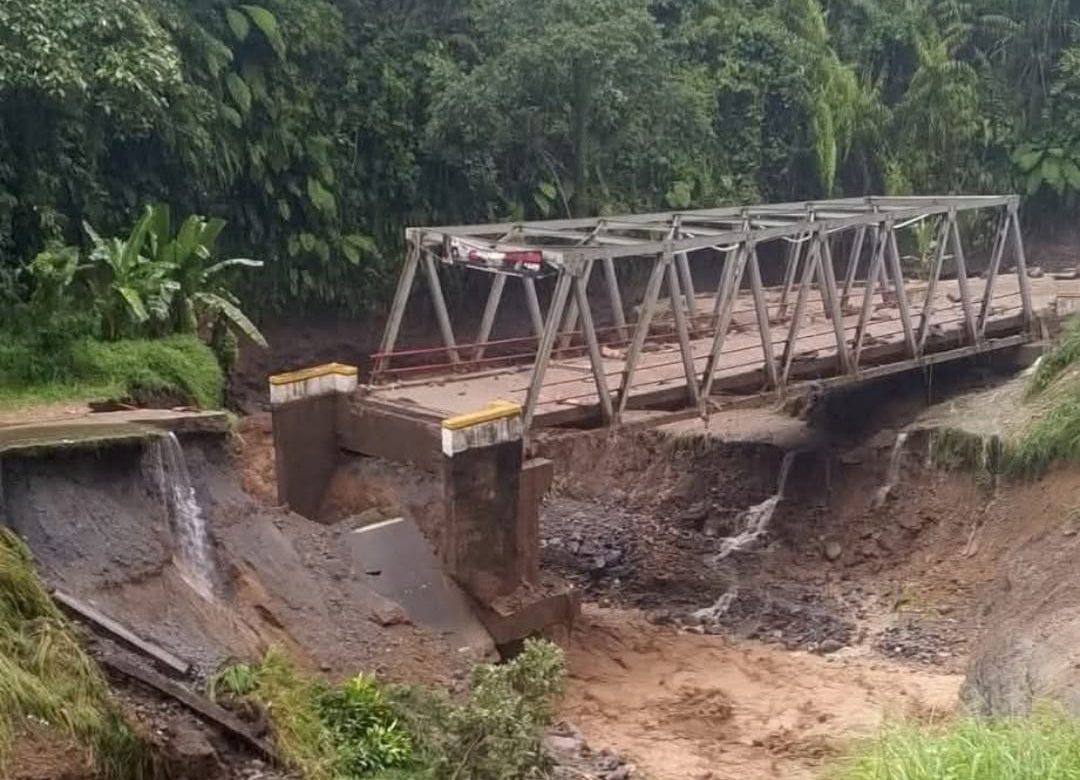 jembatan putus akibat banjir